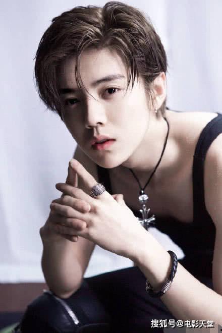 鹿晗娱乐吃瓜是真的吗知乎,真相揭秘还是网络谣言？